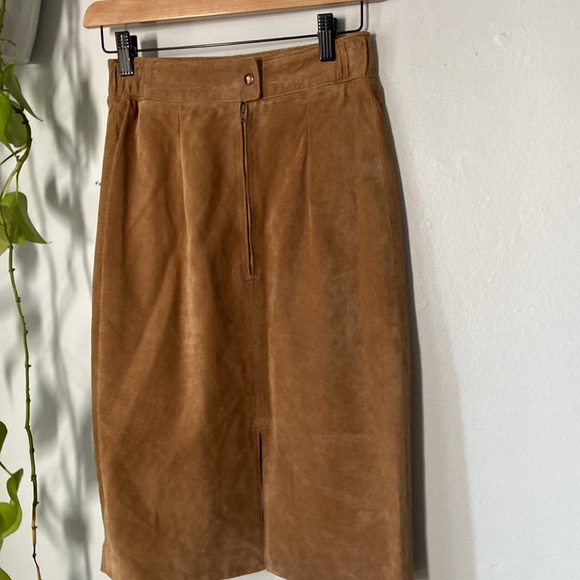 The Leather Ranch two piece set - Picture 9 of 9